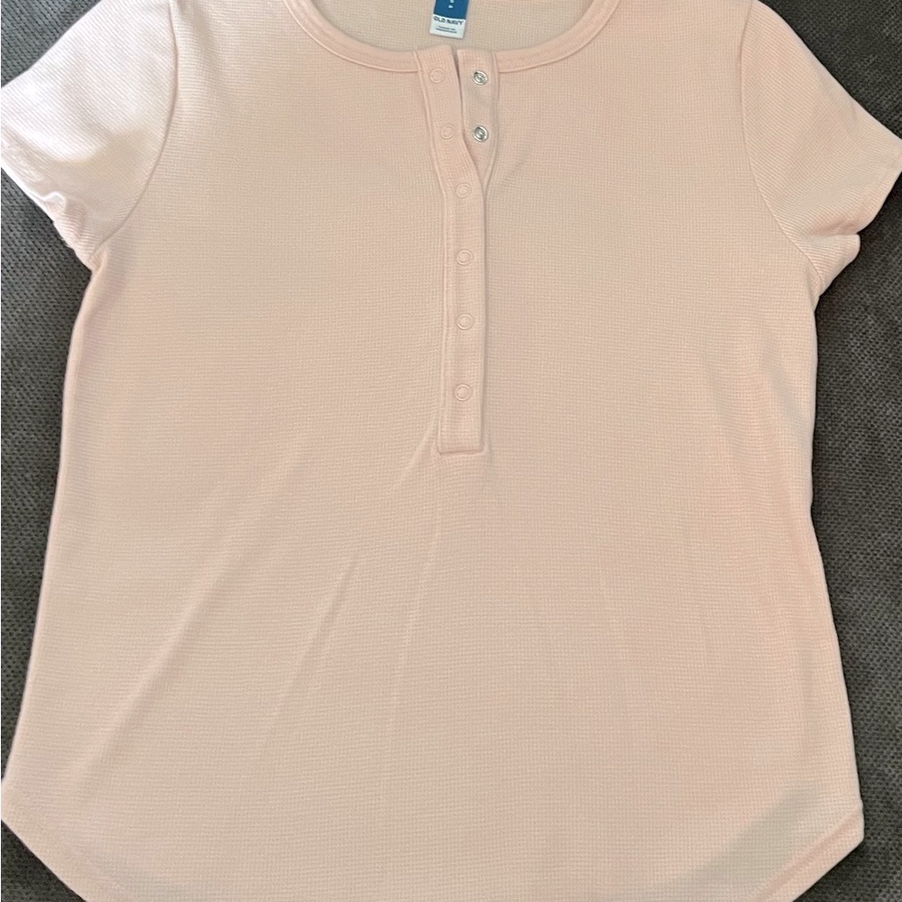🦩Old Navy Peachy Pink waffle knit cotton Henley top.Like Brand New. - Picture 3 of 5